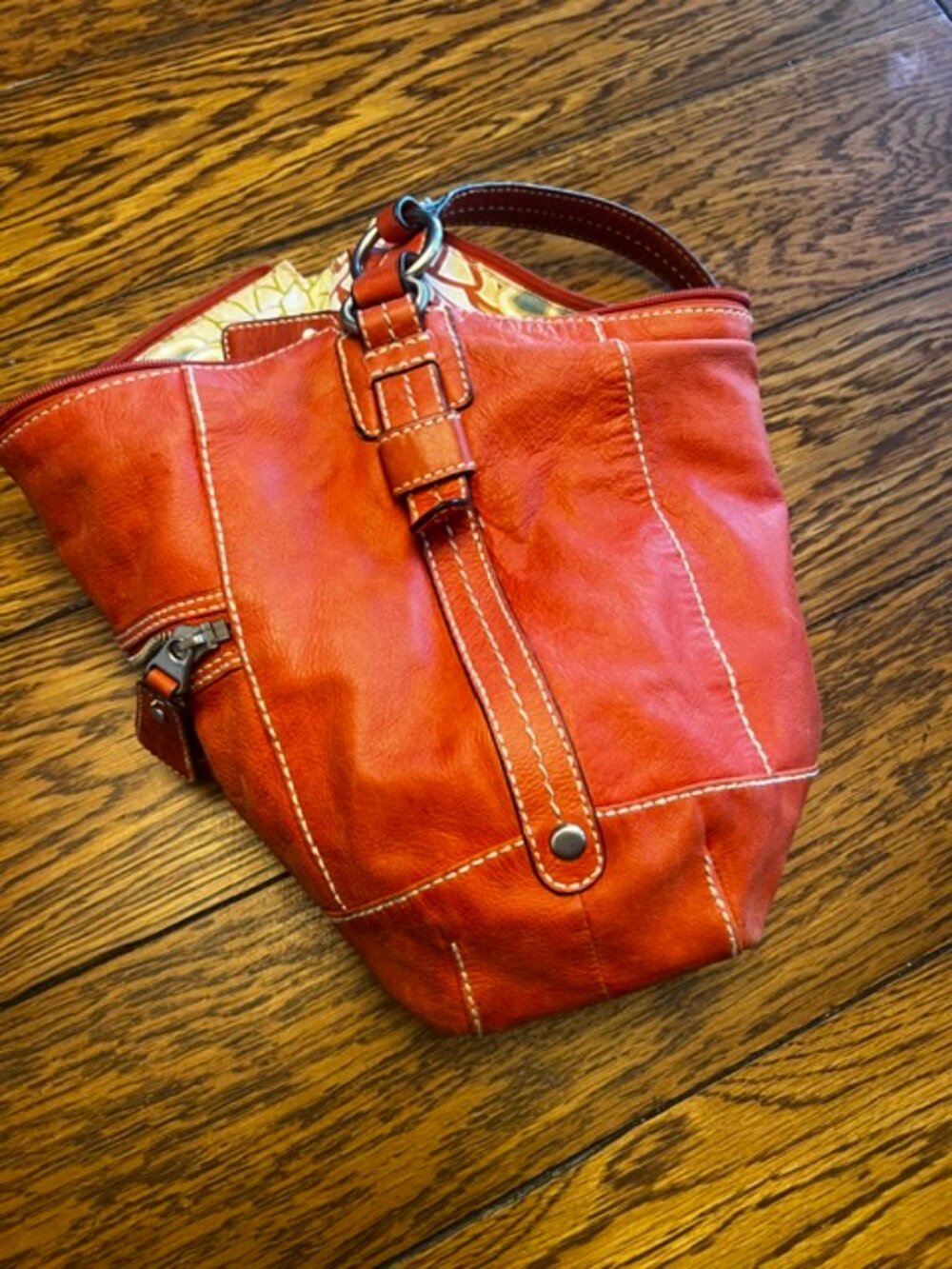 Women's Fossil Leather Purse, Handbag, Zip close, zip pockets, Red, Ex Con! - Picture 4 of 8